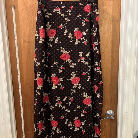 Size 2X - JKLA - Black and Pink Floral Skirt - W35" - Picture 1 of 6
